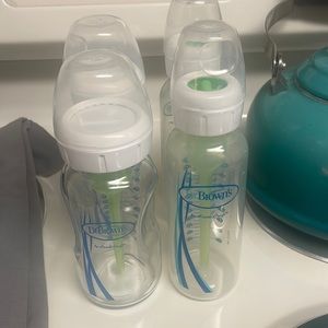 Dr. Brown’s baby bottles like new no nipples set up four 2 glass 2 plastic
